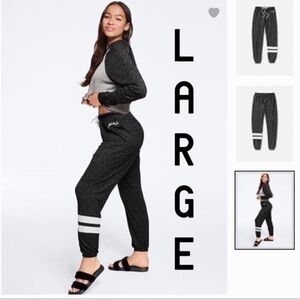 NWT VS PINK LARGE COZY SET